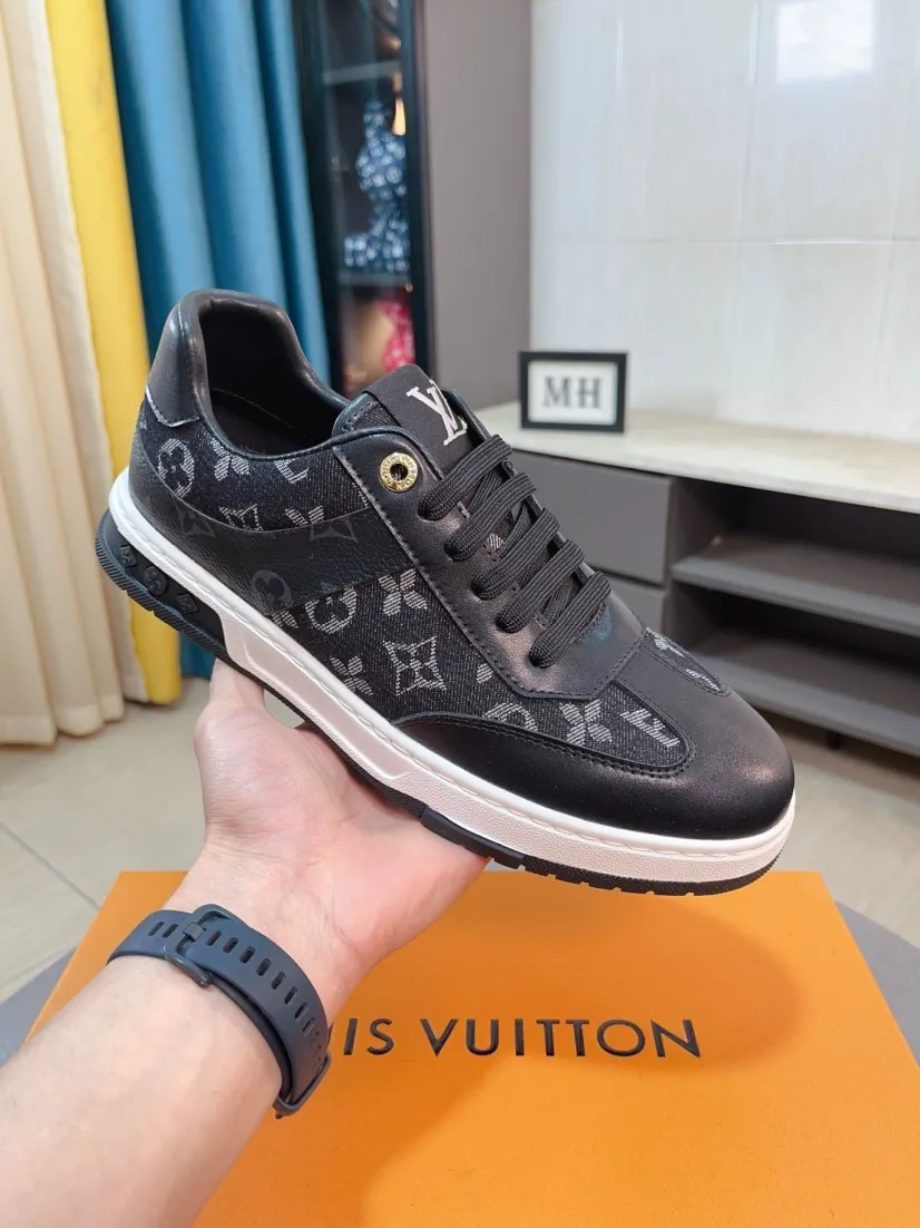 Men's shoes💰400🌹🌹[LV]🌹High-end men's shoes brand: Official website 1:1 Latest masterpiece: The upper is made of Italian imported first-layer cowhide with special materials➕Full genuine leather lining🔥, making walking more convenient and comfortable! Exclusive new style, stunning work [color]! Create a fashionable personality to set off your uniqueness! A must-have for trendy men! Classic🔥Number: 38-44